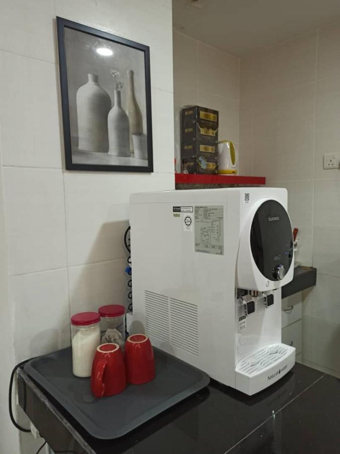 Zulanie Family Studio At D'Perdana Apartment, Spacious And Cozy With Pool, Free Wifi & Netflix Kota Bharu Exterior photo