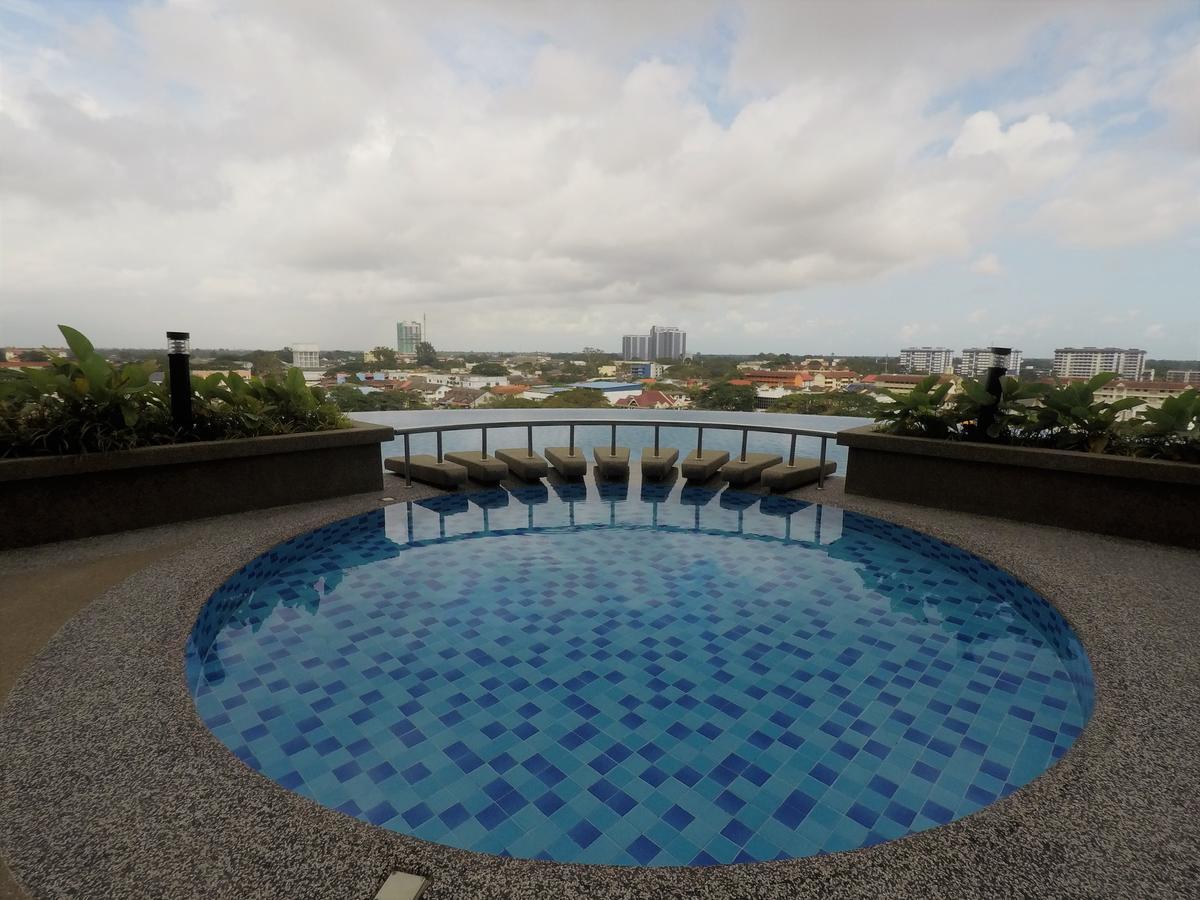 Zulanie Family Studio At D'Perdana Apartment, Spacious And Cozy With Pool, Free Wifi & Netflix Kota Bharu Exterior photo